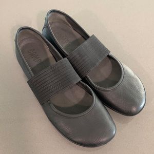 Camper Right Nina 21595 ballerina type flats